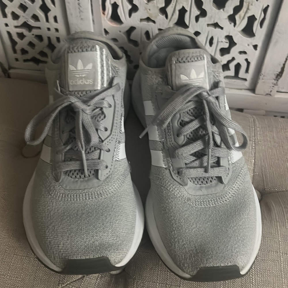 Adidas - Picture 3 of 3